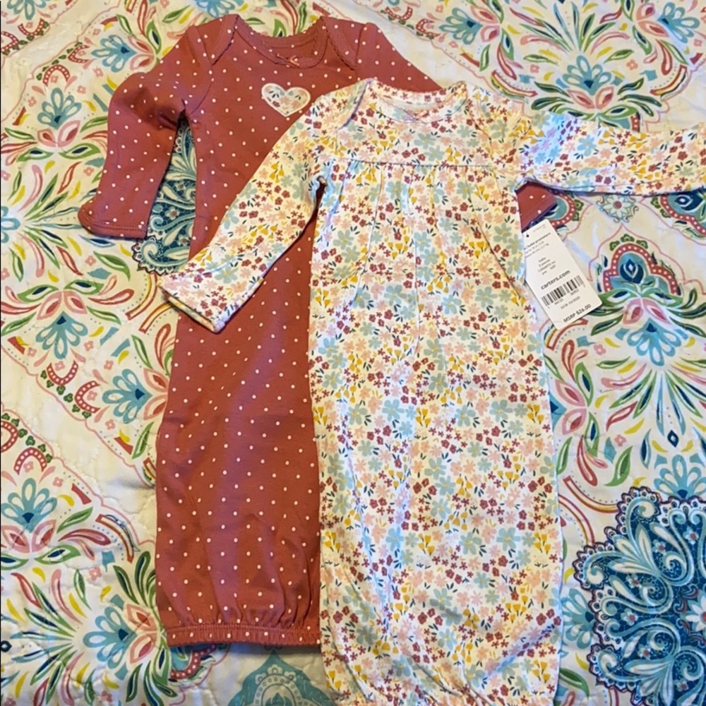 ⬇️Set of 2 Baby Gowns (preemie) NWT